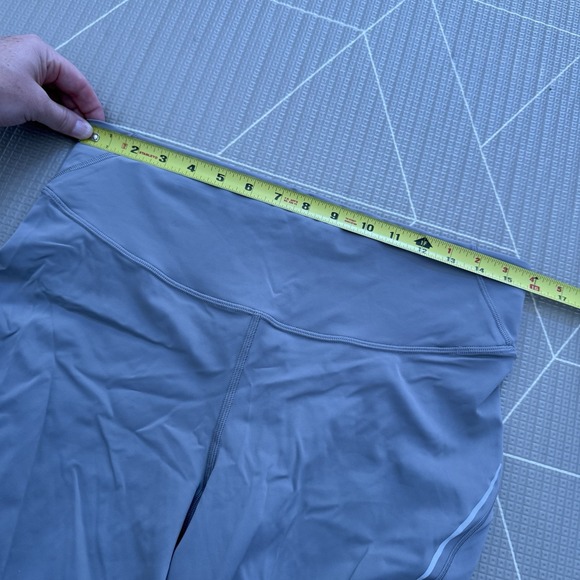 Lululemon‎ Base Pace High-Rise Reflective Short 8" Size 12 Gull Grey - Picture 6 of 8